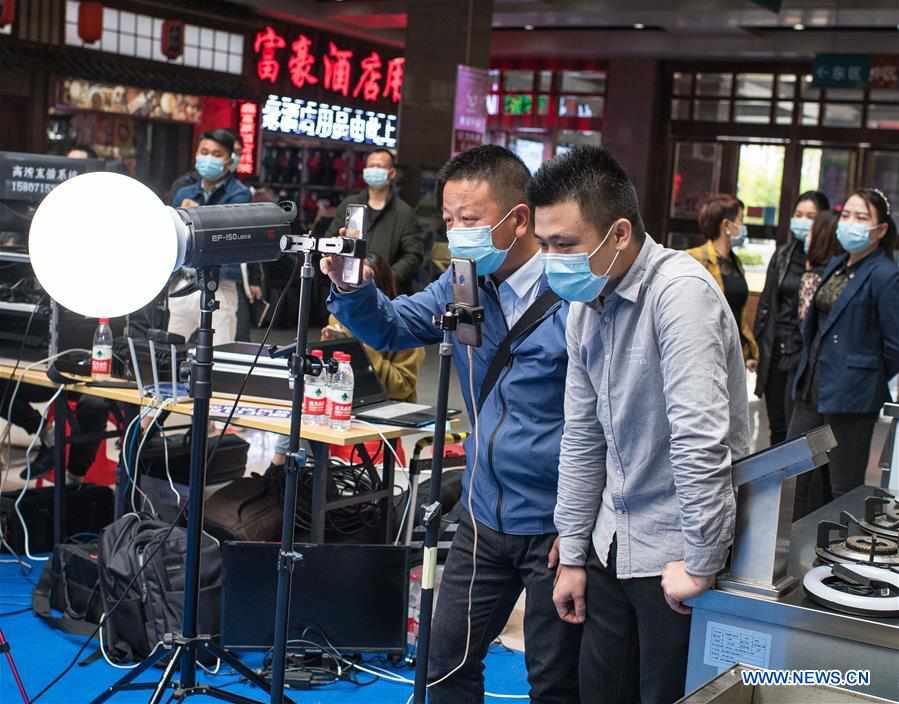 CHINA-HUBEI-WUHAN-MARKETPLACE-LIVE BROADCAST (CN)