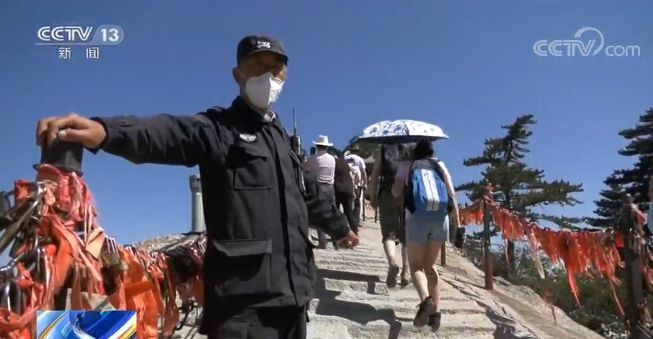 多地景区客流回暖 疫情防控也不放松
