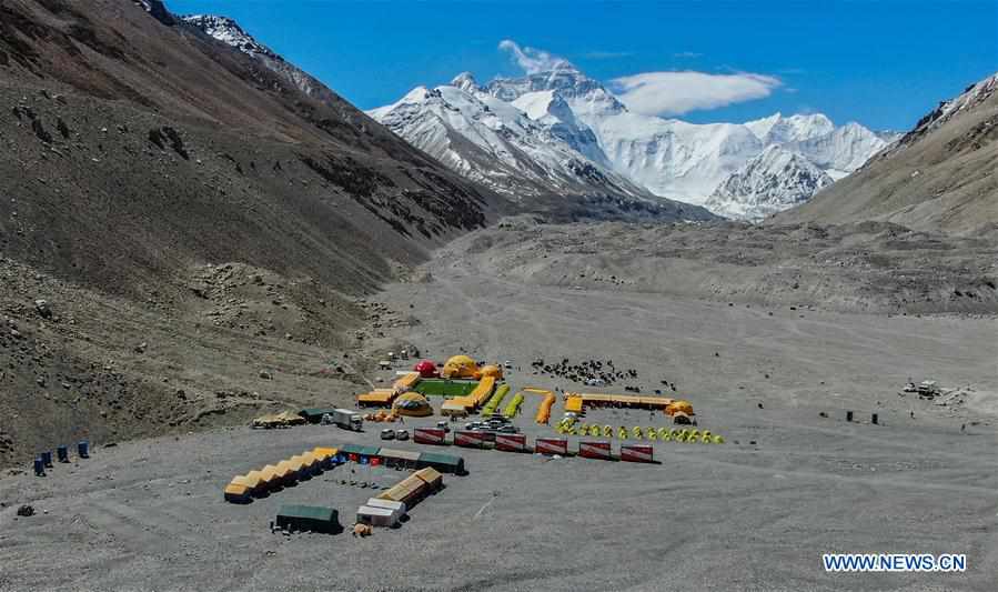 CHINA-MOUNT QOMOLANGMA BASE CAMP-WASTE DISPOSAL (CN)