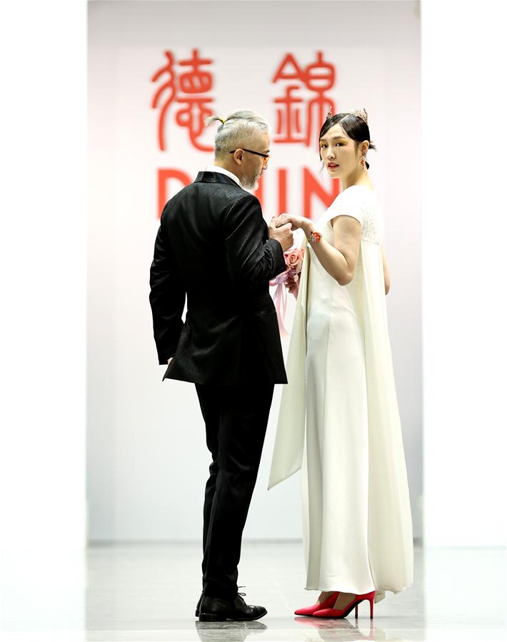CHINA-BEIJING-COVID-19-FASHION WEEK-LIVESTREAM SHOW (CN)