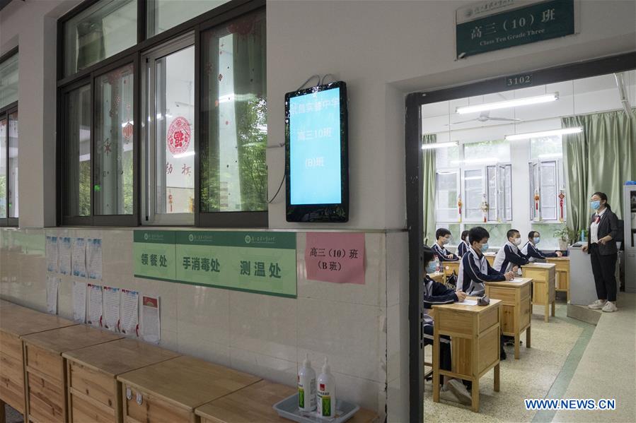 CHINA-WUHAN-COVID-19-GRADUATING CLASSES-RESUMPTION (CN)