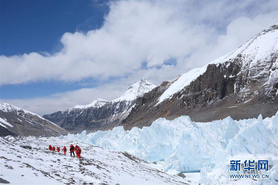 （2020珠峰高程測量）（1）2020珠峰高程測量登山隊將分兩批撤回大本營休整