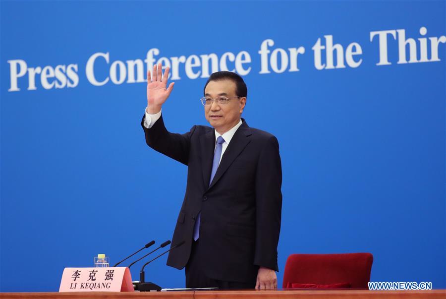 In pics: Chinese premier meets press