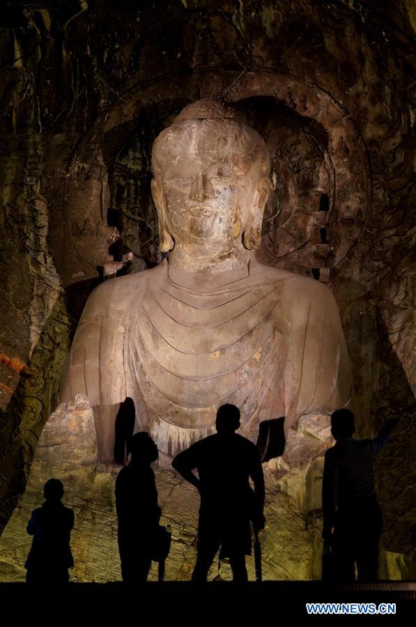 CHINA-HENAN-LONGMEN GROTTOES-NIGHT TOUR (CN)