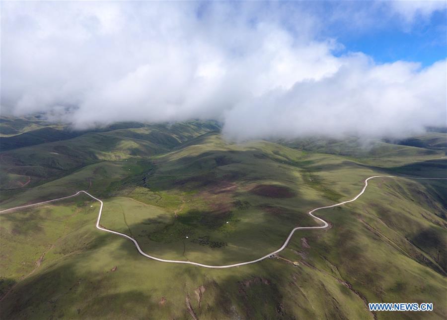 CHINA-SICHUAN-RANGTANG-INFRASTRUCTURE-PLATEAU HIGHWAY (CN)