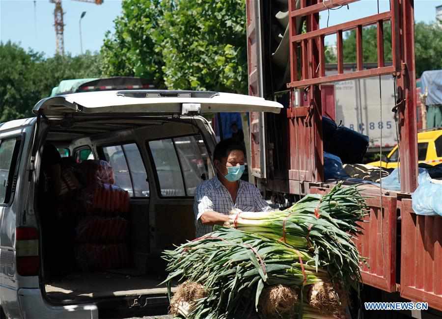 CHINA-BEIJING-COVID-19-WHOLESALE MARKET-TEMPORARY TRADING VENUES (CN)