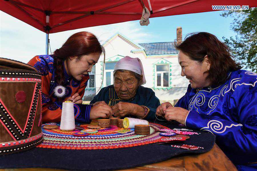 CHINA-INNER MONGOLIA-HULUN BUIR-HANDICRAFT(CN)