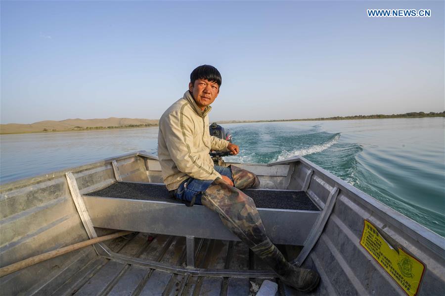 CHINA-XINJIANG-YULI-LOP LAKE-CRAB CATCHER (CN)