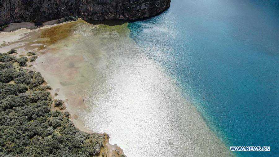 CHINA-TIBET-QAMDO-THREE-COLOURED LAKE-LANDSCAPE (CN)