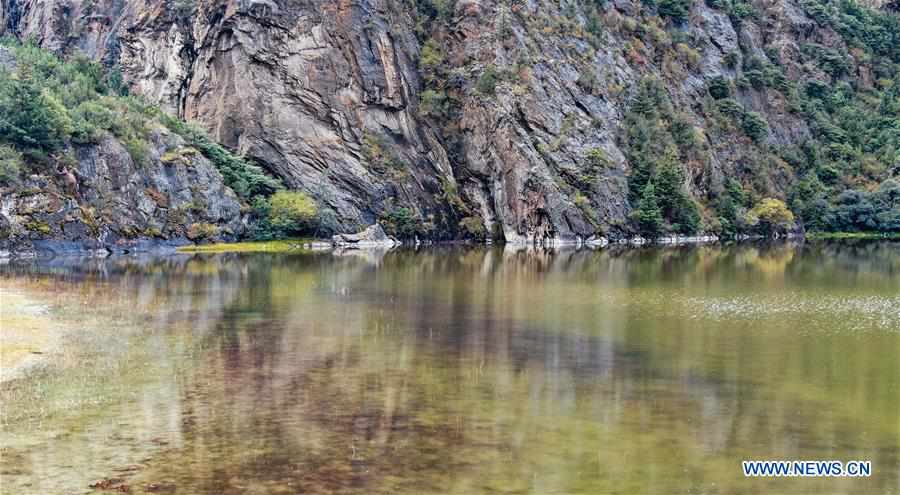 CHINA-TIBET-QAMDO-THREE-COLOURED LAKE-LANDSCAPE (CN)