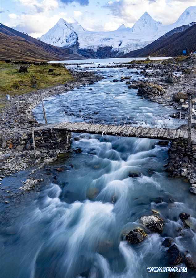 (InTibet) CHINA-TIBET-SNOW MOUNTAIN-SCENERY (CN)