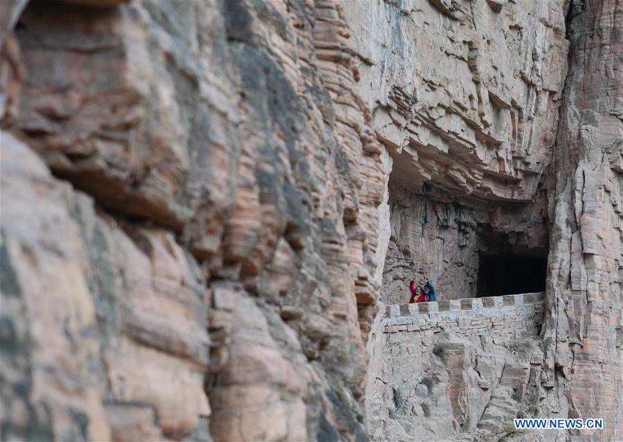 CHINA-HEBEI-CLIFF-ROAD (CN)