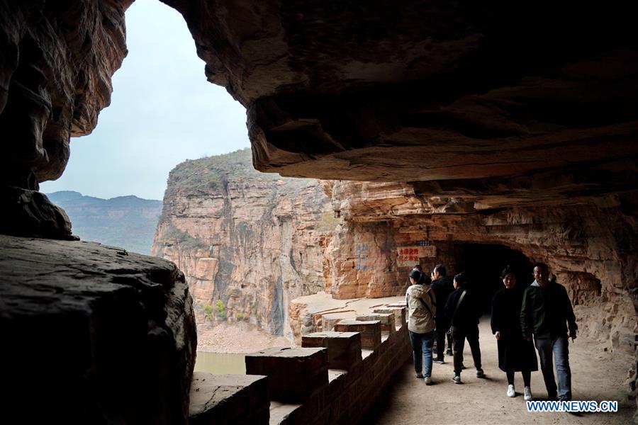 CHINA-HEBEI-CLIFF-ROAD (CN)