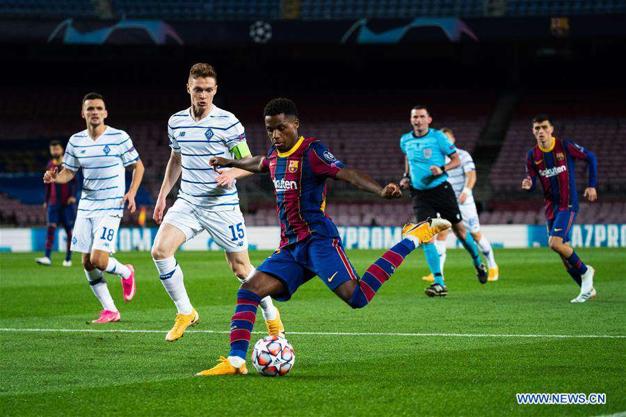 (SP)SPAIN-BARCELONA-FOOTBALL-UEFA CHAMPIONS LEAGUE-FC BARCELONA VS DYNAMO KYIV