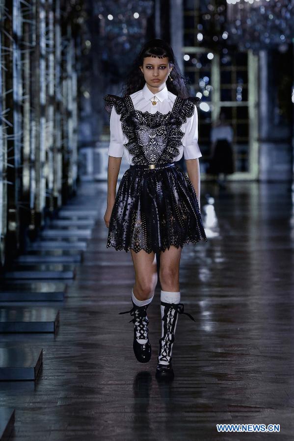 Louis Vuitton Spring Summer 2019 Fashion Show  Fashion week outfit,  Fashion, Kpop fashion outfits