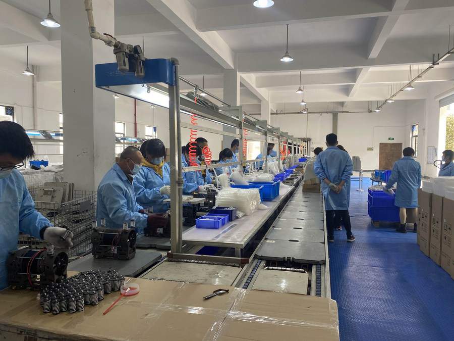 "Stay strong, India": Chinese companies work overtime to help