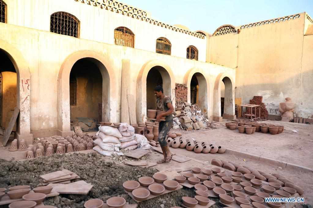 Pottery workshop owners in Cairo suffer from stagnation in business due to COVID-19