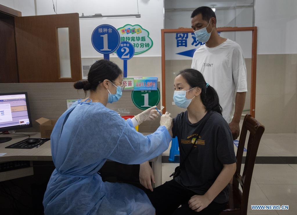 COVID-19 vaccination for minors aged 12-17 underway in China