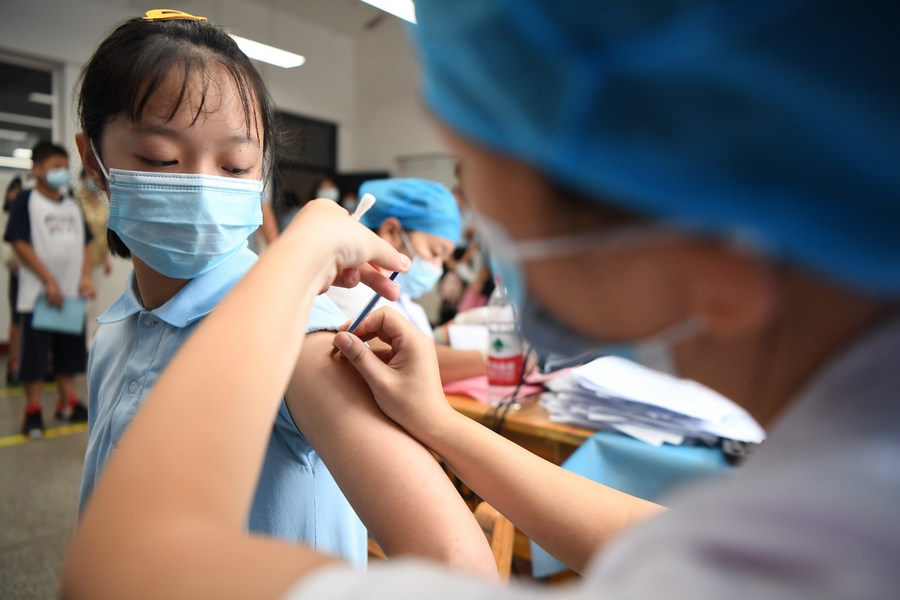 Over 1.85 bln doses of COVID-19 vaccines administered in China