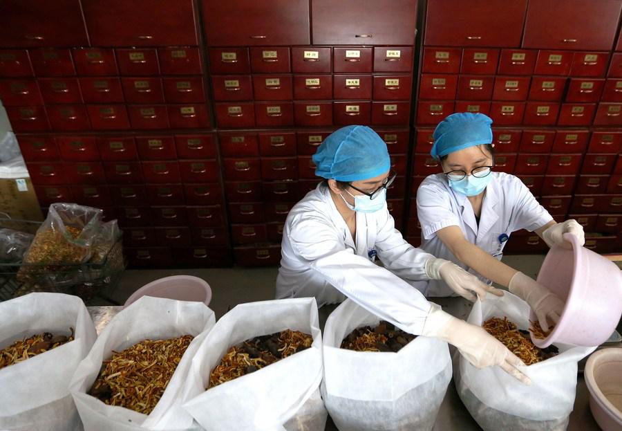 Traditional Chinese Medicine decoction helps control COVID-19 infections in Zhengzhou