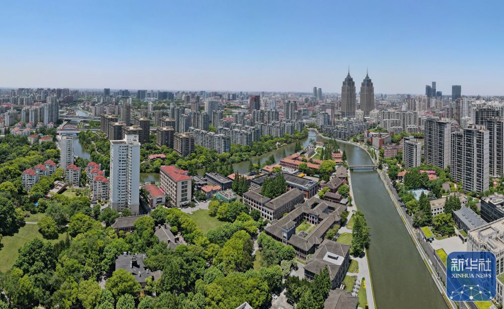 苏州河华东政法大学段的历史建筑群(无人机照片,2023年3月3日摄)。 苏州河华东政法大学段的历史建筑群(无人机照片,2023年3月3日摄)。