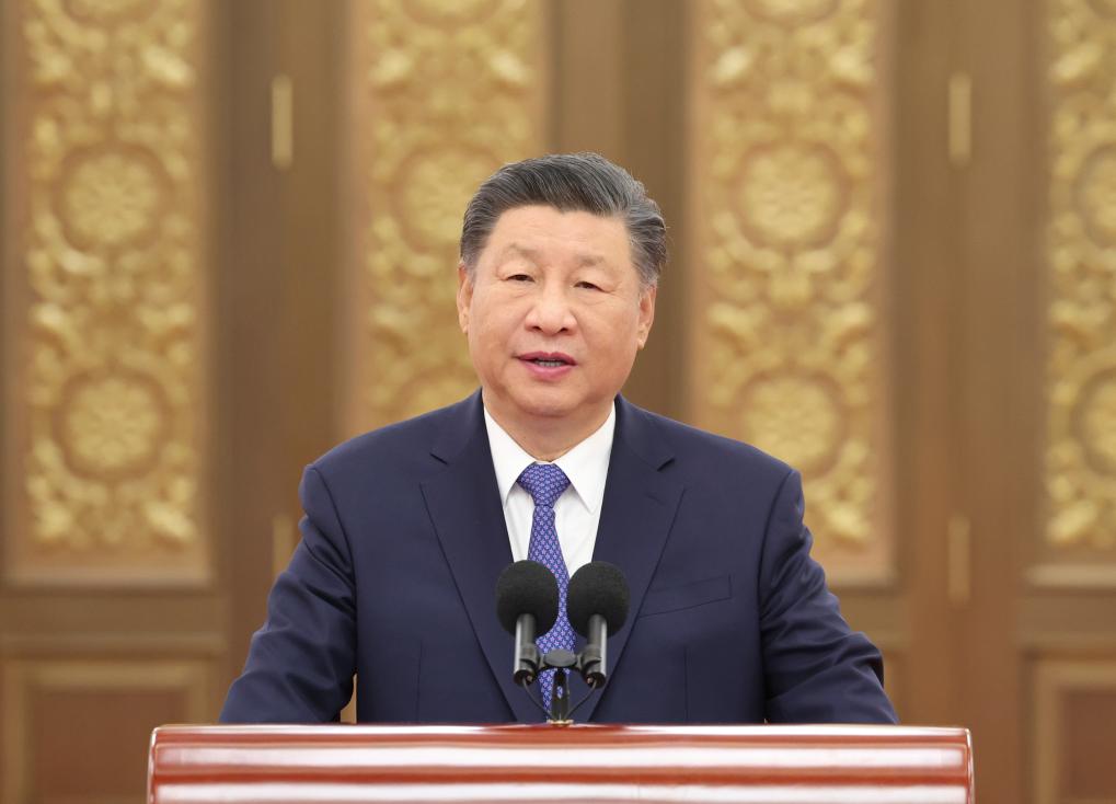 2024年9月23日,习近平总书记在人民大会堂接见探月工程嫦娥六号任务参研参试人员代表并参观月球样品和探月工程成果展览。这是习近平总书记发表重要讲话。新华社记者 鞠鹏 摄 2024年9月23日,习近平总书记在人民大会堂接见探月工程嫦娥六号任务参研参试人员代表并参观月球样品和探月工程成果展览。这是习近平总书记发表重要讲话。新华社记者 鞠鹏 摄
