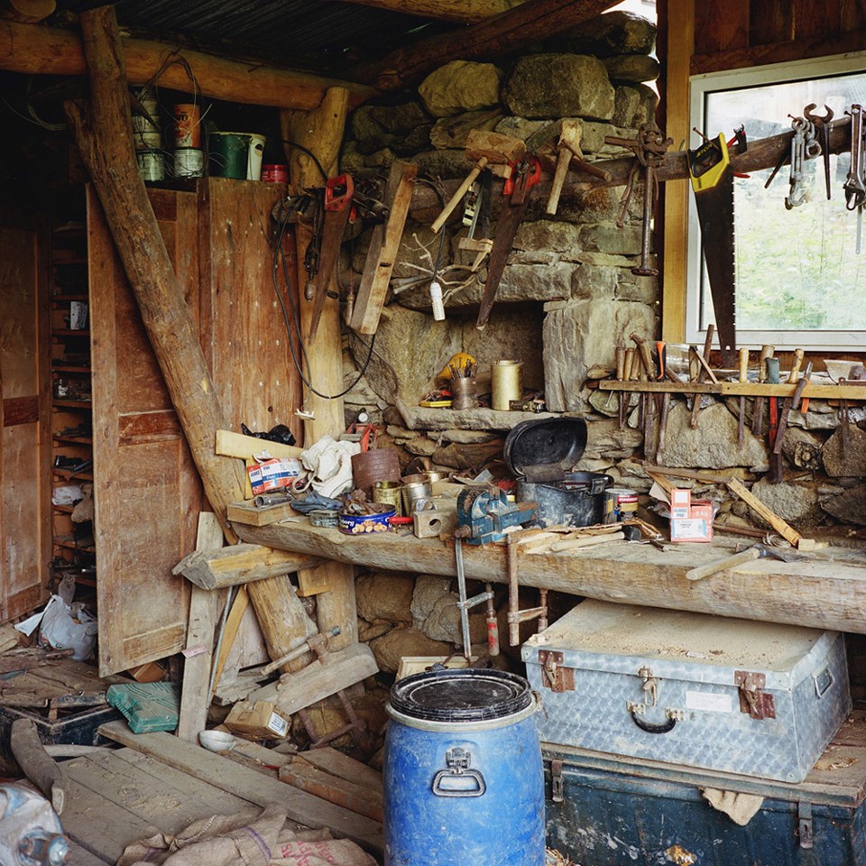 远离现代社会的离网者 追求返朴归真