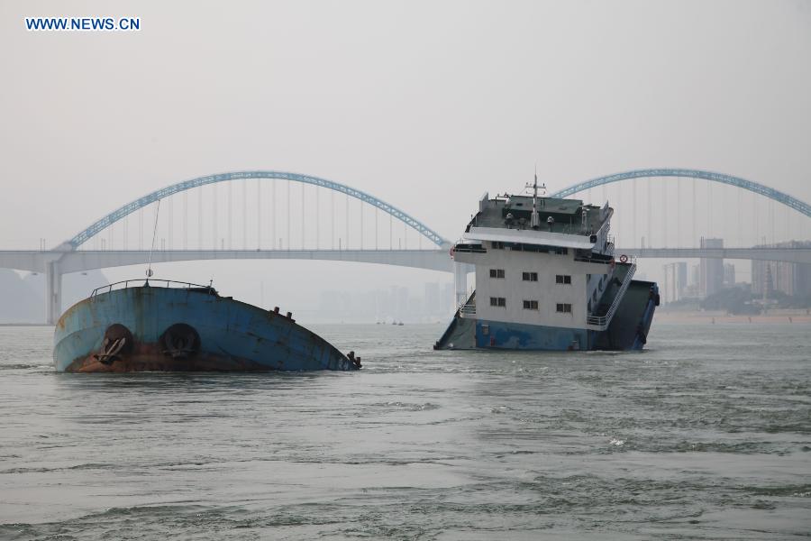 CHINA-HUBEI-CARGO SHIP-SINKING (CN)