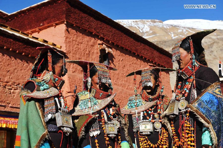 CHINA-TIBET-BURANG COSTUME (CN)