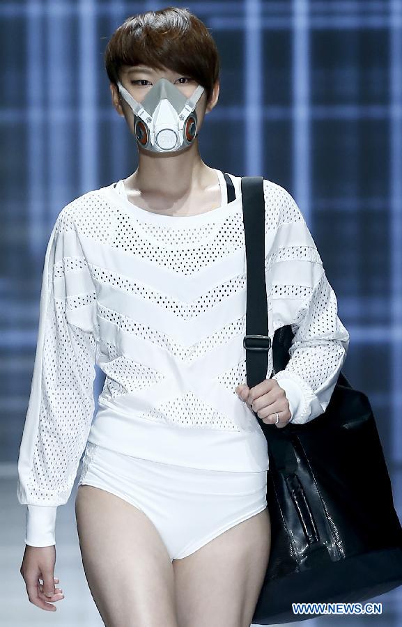 CHINA-BEIJING-FASHION SHOW-FACIAL MASK (CN)