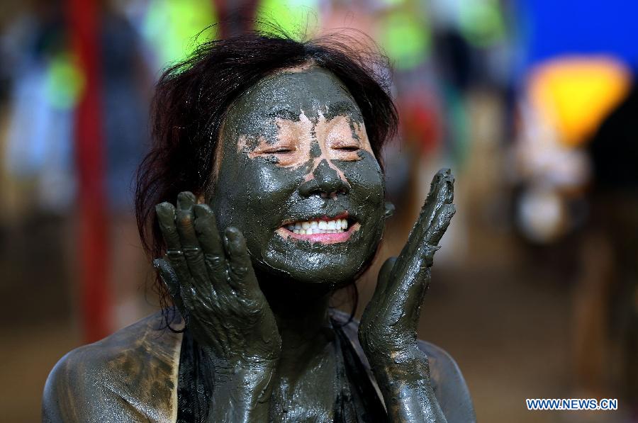 What people do in Jordan's Dead Sea