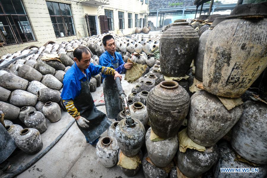 CHINA-ZHEJIANG-SHAOXING-RICE WINE-BREWING (CN) 