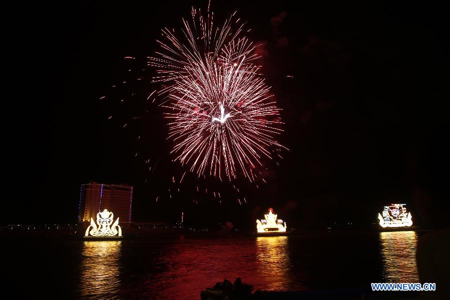 Fireworks are seen over the Tonle Sap River in Phnom Penh, Cambodia on Nov. 7, 2014, the final day of the Water Festival. The three-day celebration of the Water Festival in Phnom Penh, the capital city of Cambodia, came to an end successfully Friday evening, a city hall spokesman said.