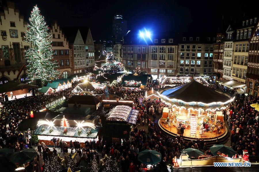 Photo taken on Nov. 26, 2014 shows the general view of the Christmas market after its official opening in Frankfurt, Germany.