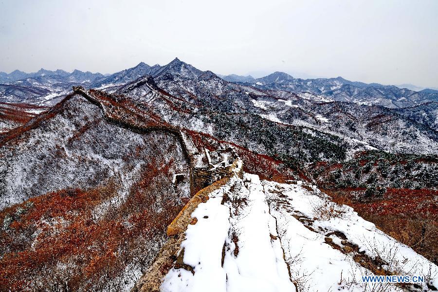 Photo taken on Dec. 7, 2014 shows the snow scenery of Dongjiakou Great Wall in Qinhuangdao City, north China's Hebei Province.