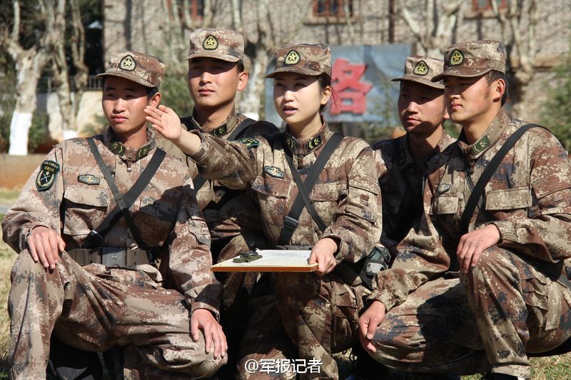 图片故事男兵班来了个女班长