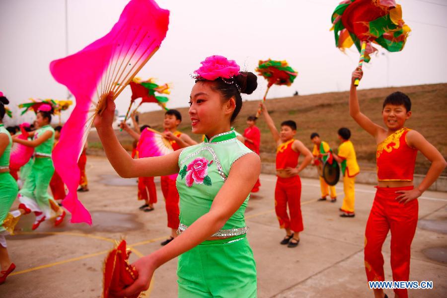 CHINA-ANHUI-FLOWER DRUM DANCE (CN)