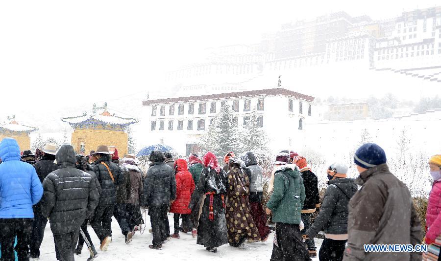 CHINA-TIBET-LHASA-SNOWFALL(CN)
