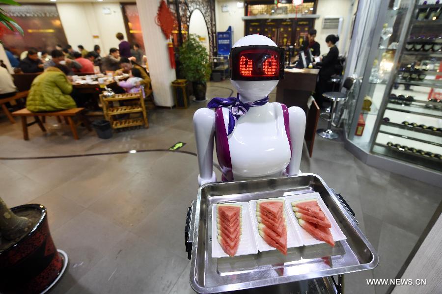 The robot, worth some 13,000 dollars (80 thousand yuan), has been put into use to serve customers at the restaurant for ten days.