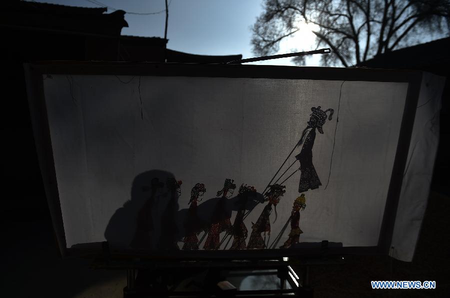 CHINA-NINGXIA-FOLK CULTURE-SHADOW PLAY-PUPPETEER (CN)