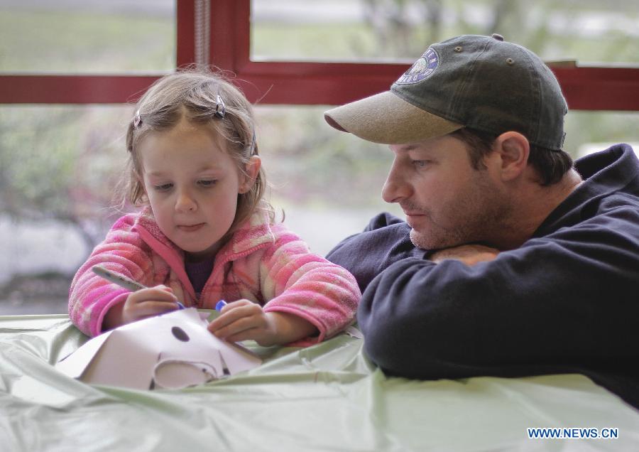 Thousands of children participated in the 7th children's art festival at the Richmond Cultural Center.