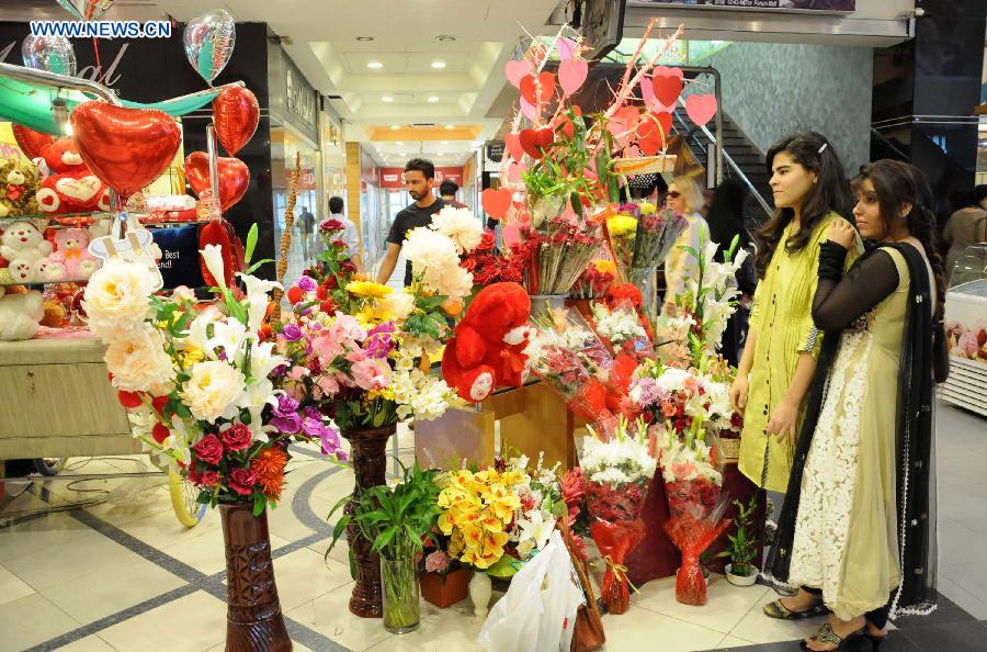 PAKISTAN-KARACHI-VALENTINE'S DAY