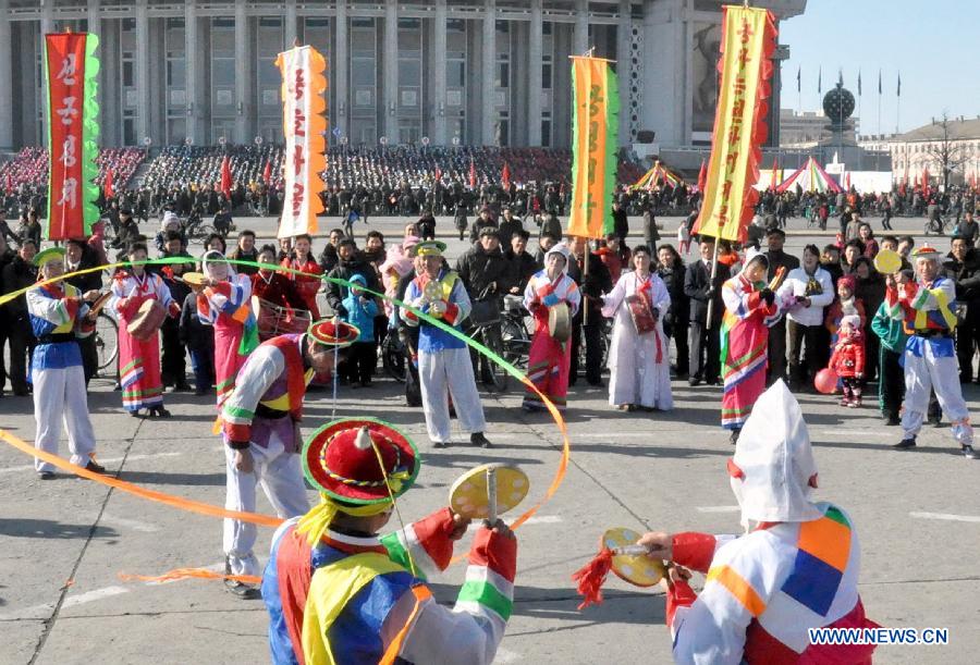 Photo provided by Korean Central News Agency (KCNA) on Feb. 19, 2015 shows people performing traditional dance in Pyongyang, the Democratic People's Republic of Korea (DPRK). People celebrated the Lunar New Year and enjoyed their holiday in Pyongyang.