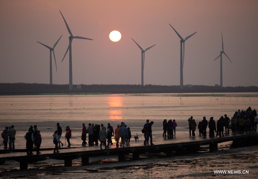 CHINA-TAICHUNG-GAOMEI WETLAND-SUNSET (CN)