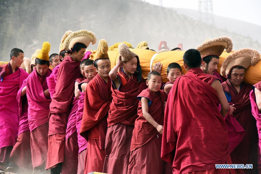 CHINA-GANSU-LABRANG MONASTERY-BUDDHIST RITUAL (CN) 