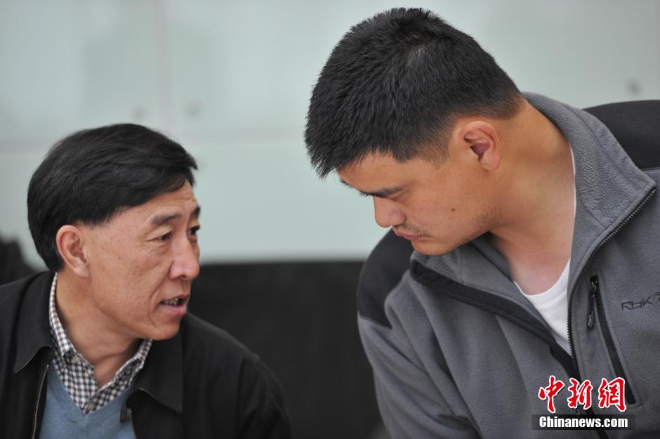 刘翔参加全国政协体育界别分组讨论- Micro Re