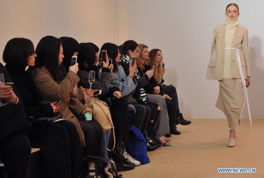 FRANCE-PARIS-FASHION WEEK-NEHERA