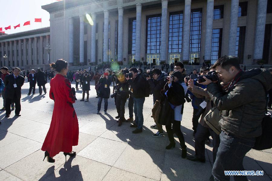 (TWO SESSIONS) CHINA-NPC-CPPCC-FEMALE (CN) 