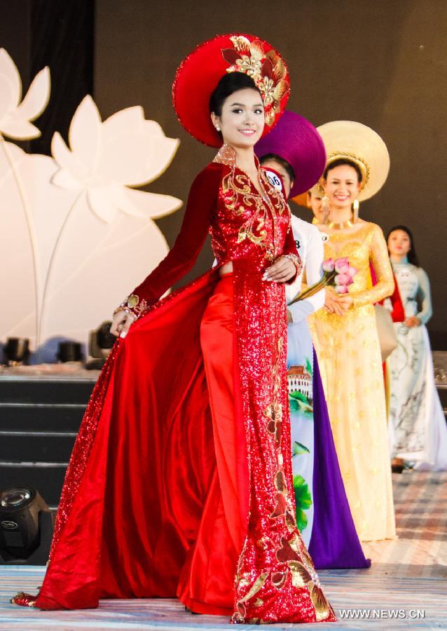 VIETNAM-HO CHI MINH CITY-AO DAI FESTIVAL