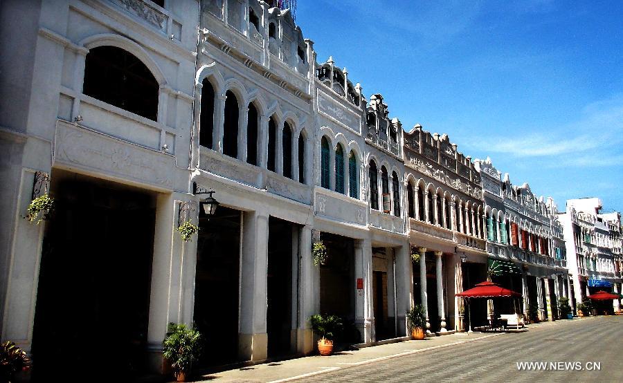 Qilou buildings, or arcade-houses, were first popular in Europe and was then introduced to the world. China's first Qilou building was built in Guangzhou, capital of south China's Guangdong Province, which is also among the first coastal cities to embrace foreign culture and begin modernization.